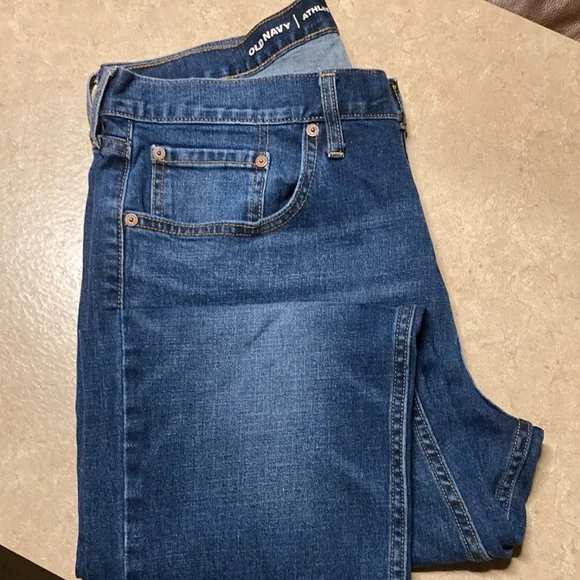 Men’s Old Navy Athletic Fit Stretch Jeans.           Size 32 X 32 - Picture 3 of 3
